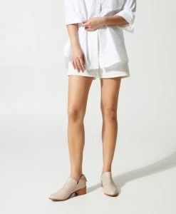 Alicia Flat -Shoe Shop Alicia Almond Leather perf 0022 1