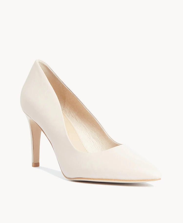 Mandy Heel 1 Mandy Heel