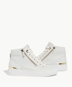 Vivian Sneaker